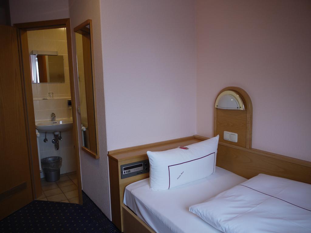 Hotel Ebner Бад Кьонигсхофен им Грабфелд Стая снимка
